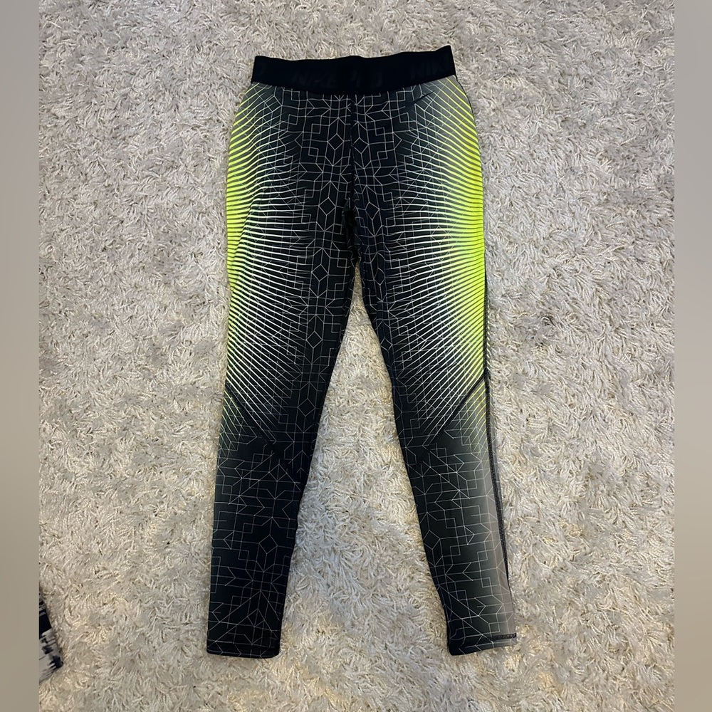 Nike Leggings 8 Pair Bundle!! Medium - image 4
